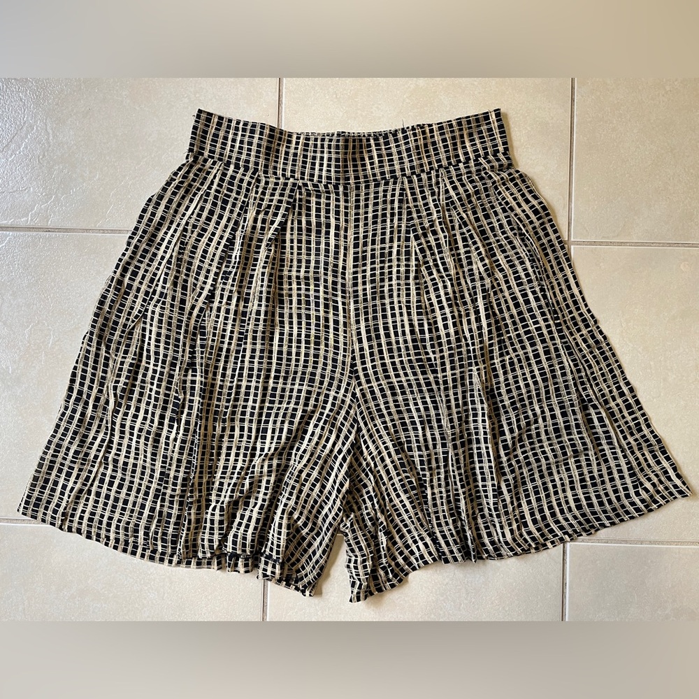 Sharon Anthony Women’s 16W Black/Gold Pleated Plaid Elastic Waist Short Vintage